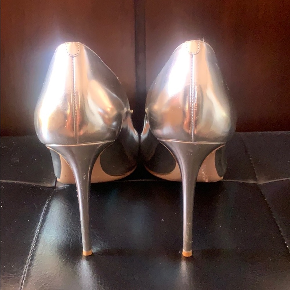 pumps - Picture 3 of 6